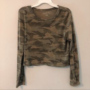 American Eagle long sleeve camo top